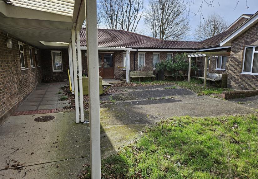 West Green Community Hall, Town Barn Road, Crawley RH11 7XG Graves